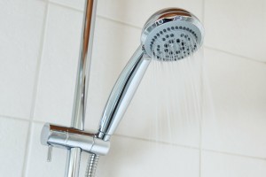Centoraggi rifacimento bagni abitazioni private a Brescia, efficientamento energetico e riduzione dei costi